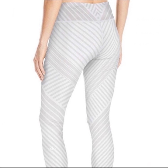 ALO Yoga Grey/white leggings. Size small - Picture 2 of 7
